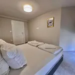 Just House * ヴァルナ