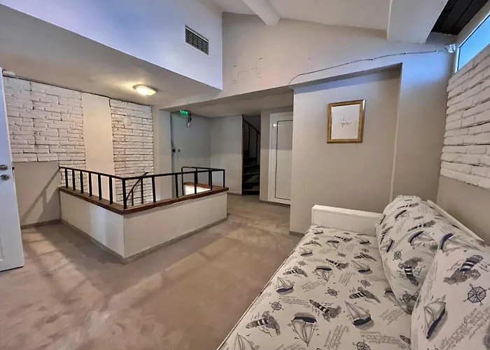 Just House * 瓦爾納